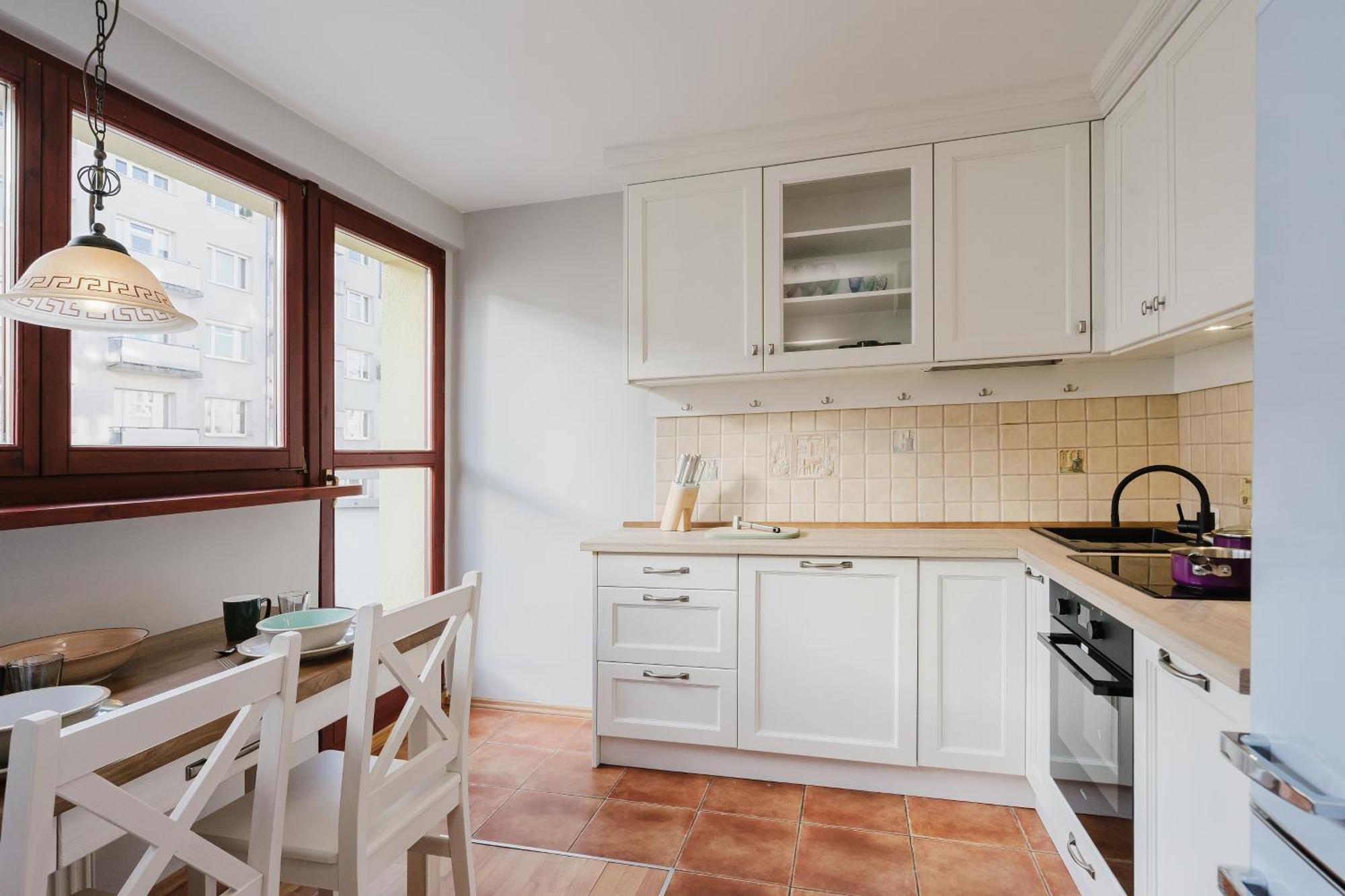 10 Apartment *